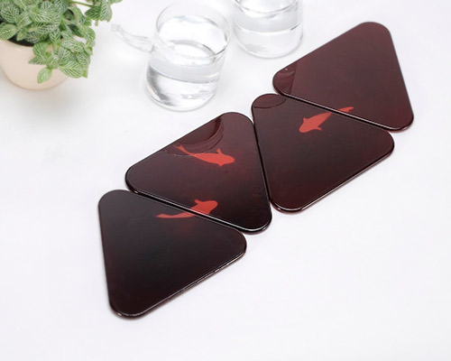 Fish-coasters-reveal-koi-when-heated-500x400