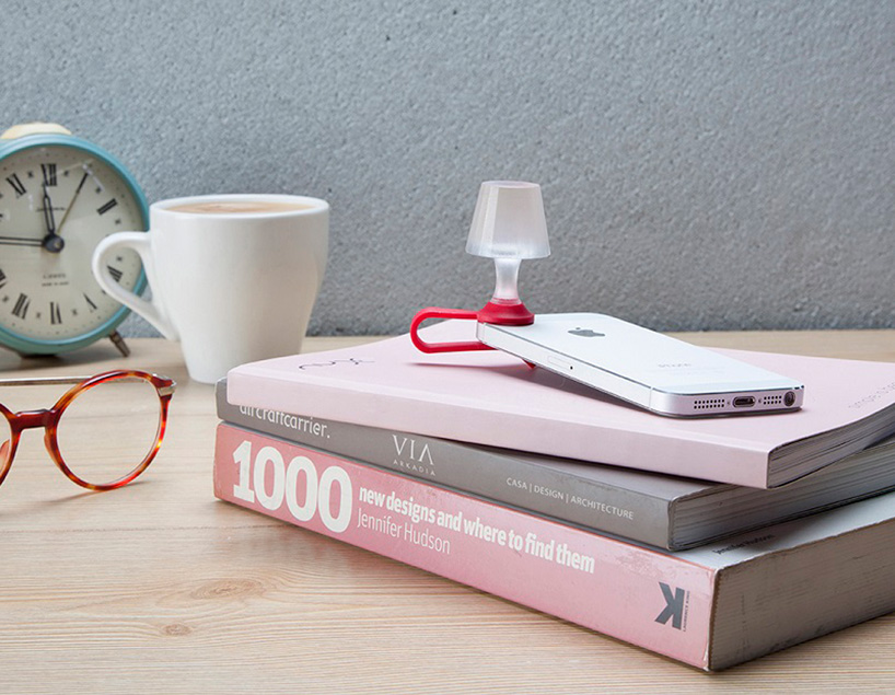 Luma---Mobile-Phone-Night-Light_003