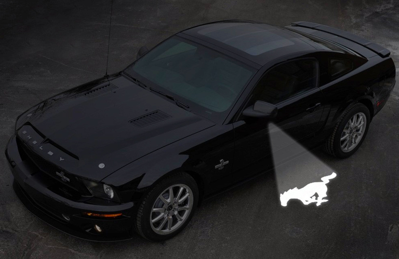 2013 ford mustang features projection lamp
