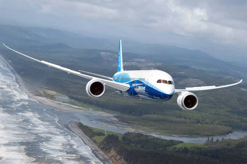 boeing 787 ANA dreamliner takes its first intercontinental flight