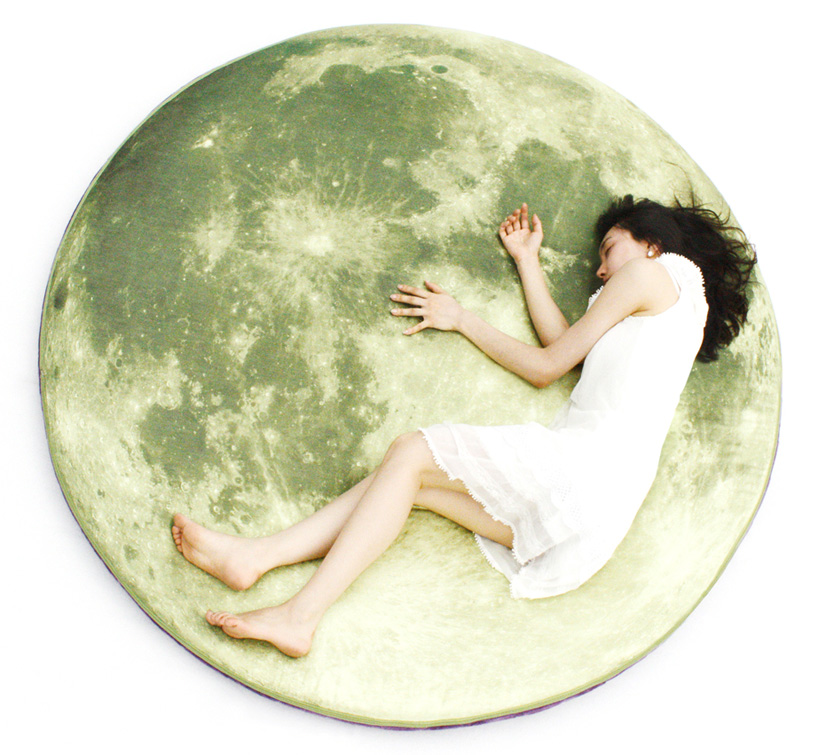 i3lab: full moon odyssey floor mattress & pillow