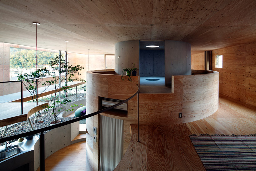 UID architects: pit house in okayama, japan