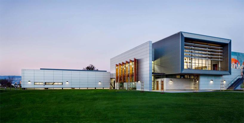 ELS architects: east oakland sports center