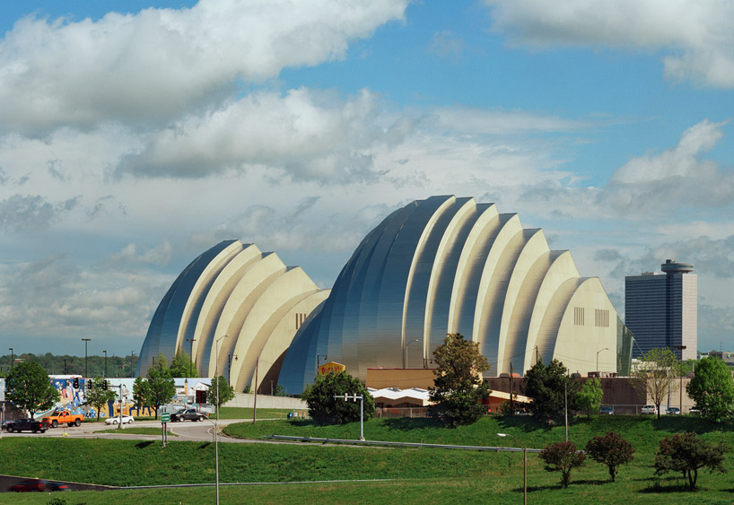 moshe safdie: kauffman center for the performing arts complete