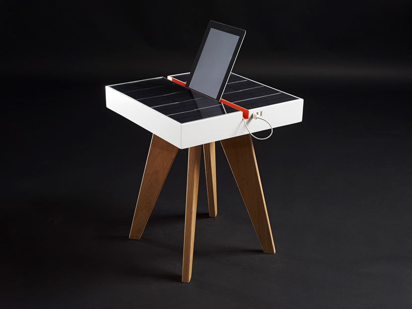 طراحی میز داخلی با عنصر تکنولوژی