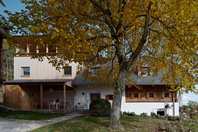 erich prödl associates and HpSA ZT farmhouse austria designboom