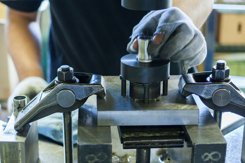 seo inc. jun hashimoto clad JCCU façade with toh rain-chain - Designboom