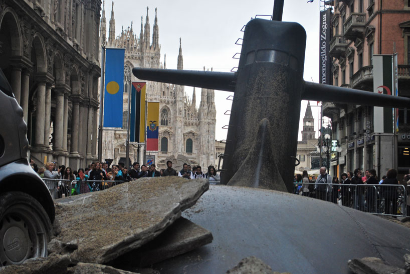 #L1FE submarine emerges in the center of milan