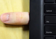 justin-poulsen-handmade-severed-usb-thumb-drives-designboom-08