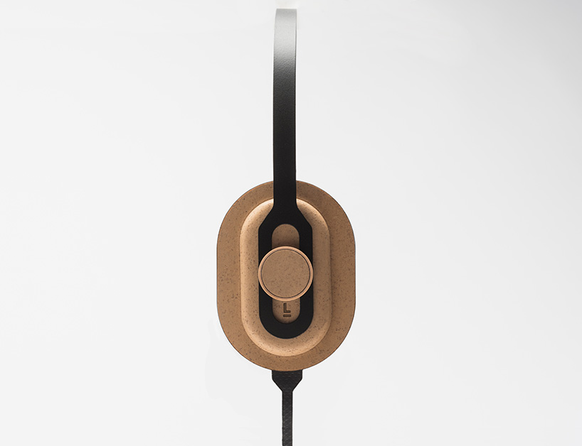 maxime loiseau forms super-thin headphones with printed electronics