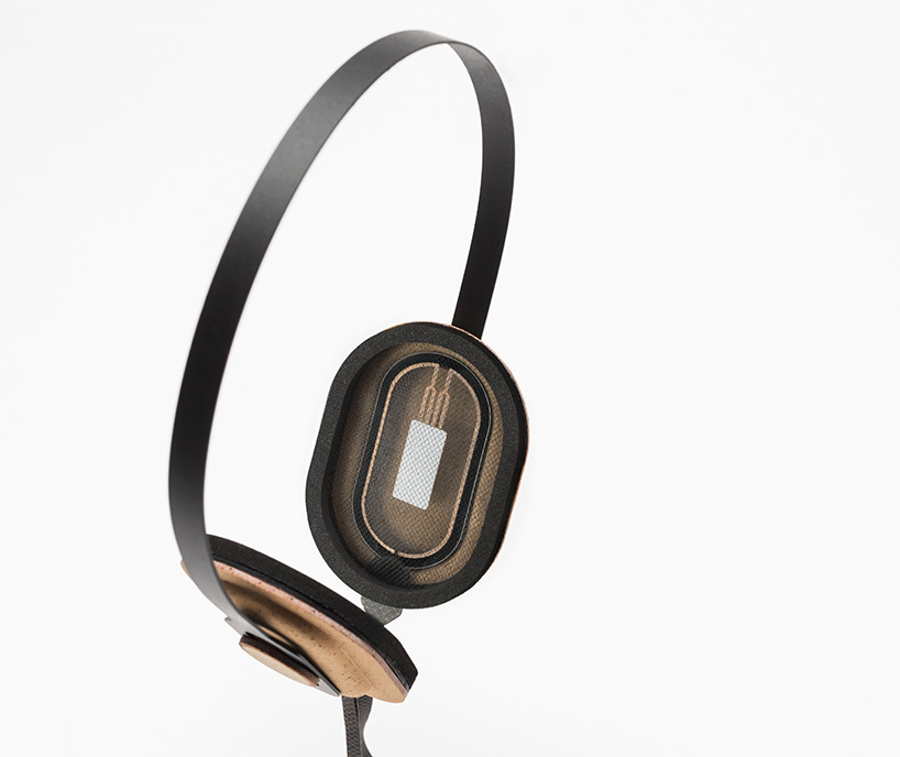 maxime loiseau forms super-thin headphones with printed electronics