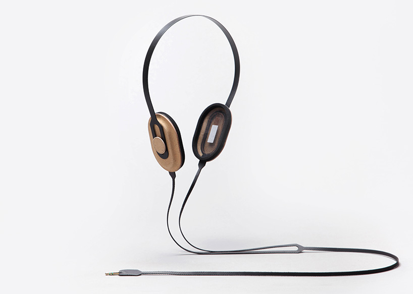maxime loiseau forms super-thin headphones with printed electronics