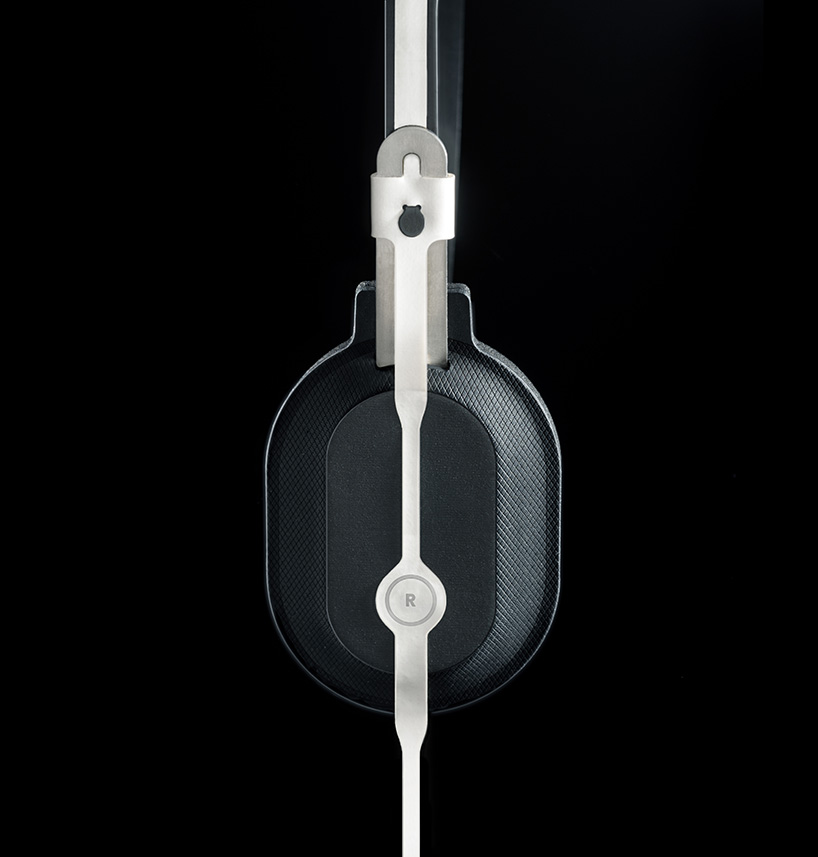 maxime loiseau forms super-thin headphones with printed electronics