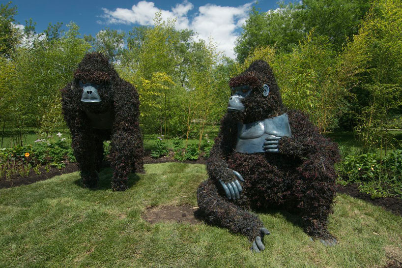 massive-hordicultural-sculptures-in-montreal-designboom-13