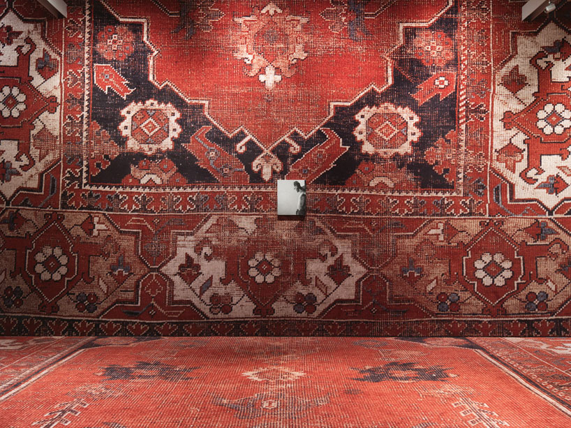 rudolf-stingels-carpet-installation-covers-venices-palazzo-grassi-designboom-30
