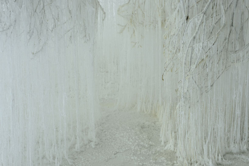 vertical-emptiness-dripping-hot-glue-crystallized-tree-stems-yasuaki-onishi-designboom-04jpg
