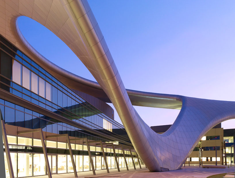 undulating canopy unites zayed university by BRT architekten