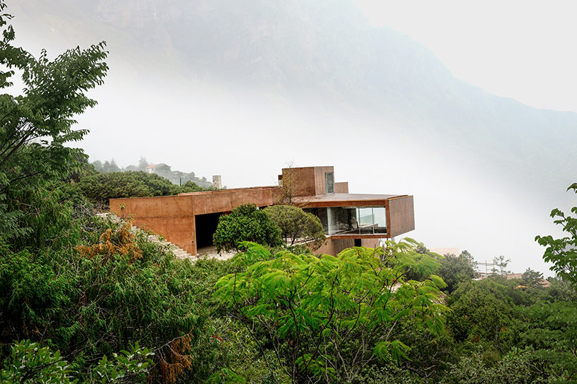 طرح ویلای کوهستانی با نگرش معماری ارگانیک و مدرنیته