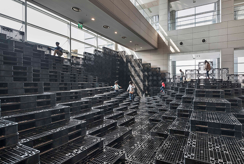 HG-A + live components build tectonic landscape with 1000 recycled pallets