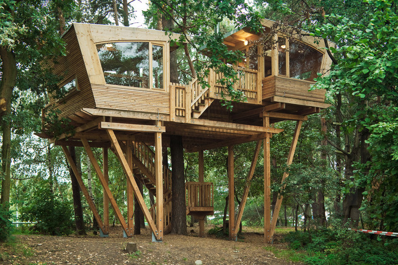almke treehouse by baumraum provides gathering place for scout group