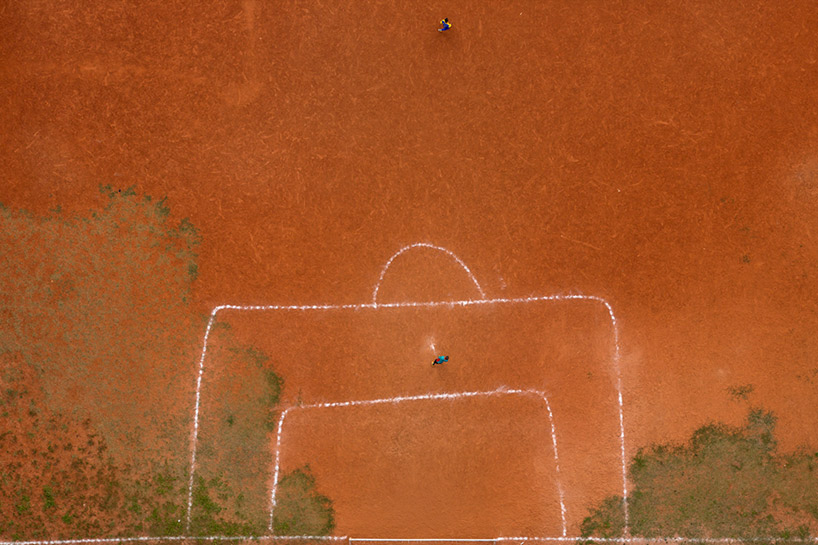 renato stockler brazil soccer terrao de cima designboom