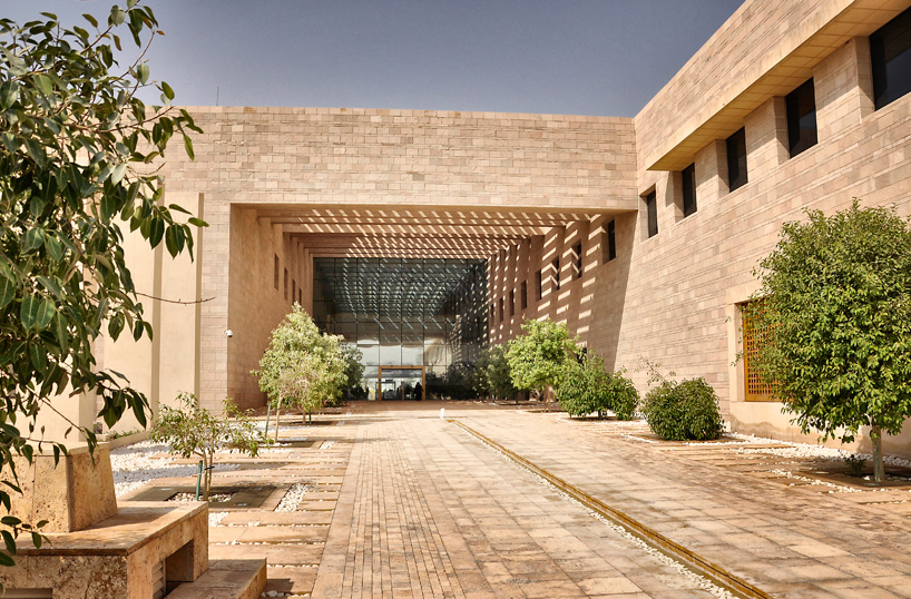 carnegie mellon college of business and computer science in doha