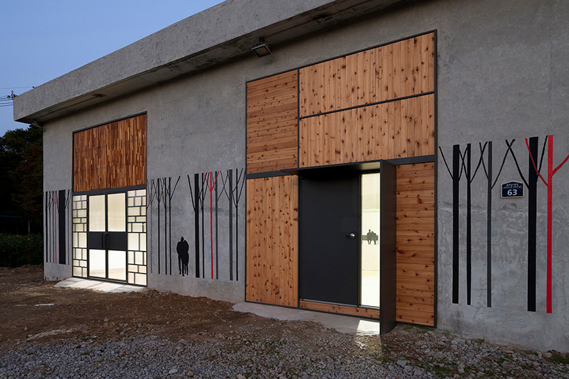 studio_GAON transforms 20-year-old concrete warehouse into newlywed abode