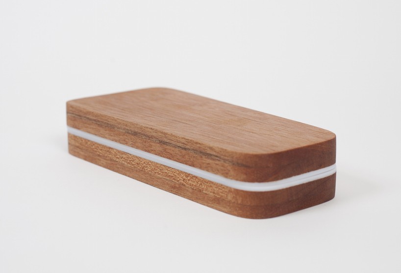 SIVU-foldable-table-lamp-simo-lahtinen-designboom05