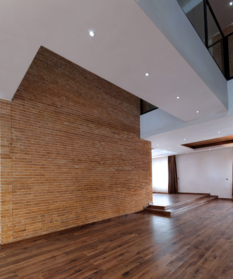 Стильный трехэтажный дом. Проект ReNa design studio Стильный трехэтажный дом. Проект ReNa design studio