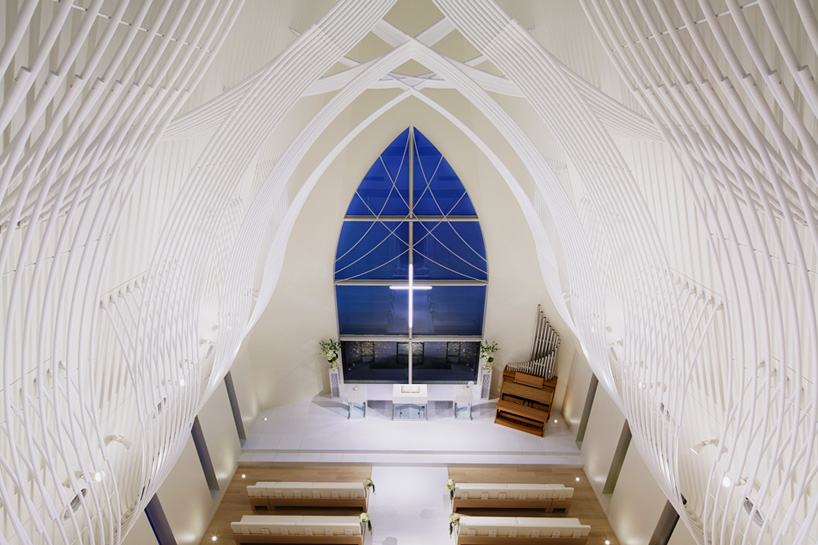 طراحی کلیسای کوچک سفید 