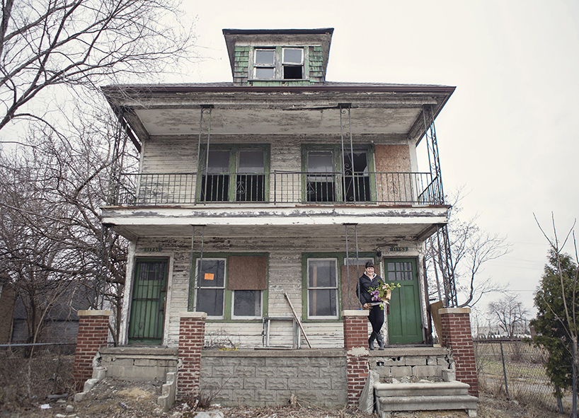 lisa waud infills abandoned detroit house with thousands of flowers