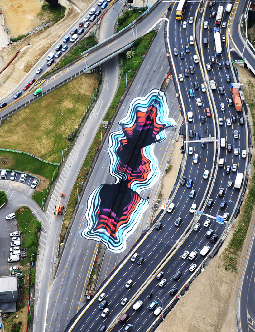 1010 highway paris optical illusion le périphérique