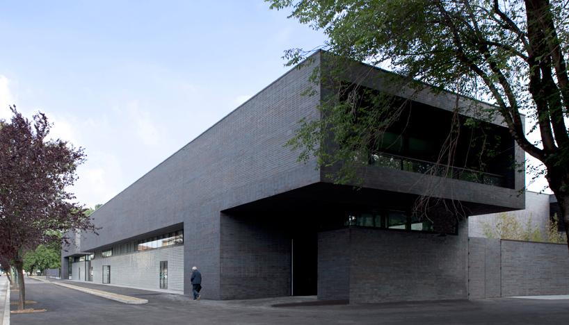 brescia-swimming-center-botticini-architects-designboom-02