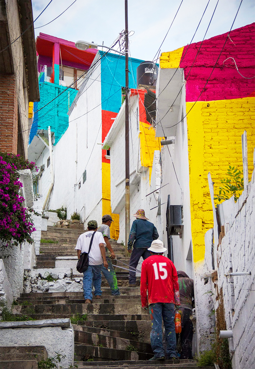 خلاقیت در رنگ آمیزی محله ای فقیرنشین در کشور مکزیک