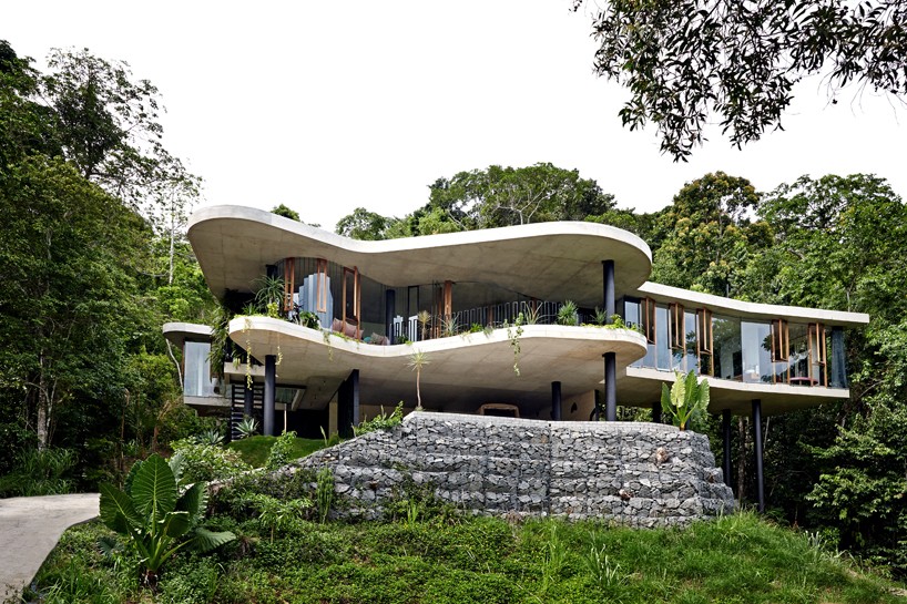 Дом в тропическом лесу