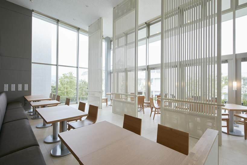 henn-na-hotel_designboom_002