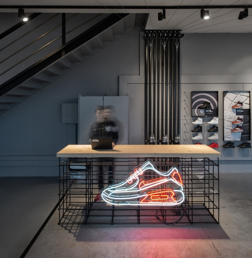 PURA designs hybrid sneaker showroom for in prague