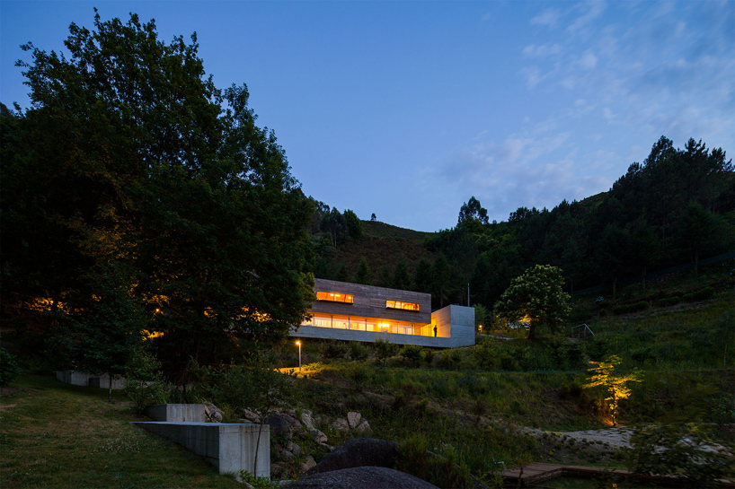 carvalho araujo casa geres house portugal designboom