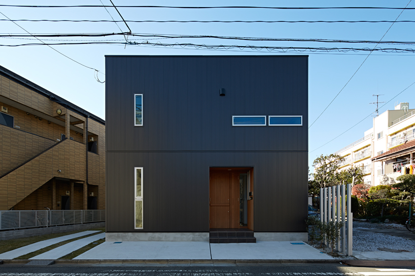 masao-yahagi-architects-house-in-kawasaki-daishi-designboom-02