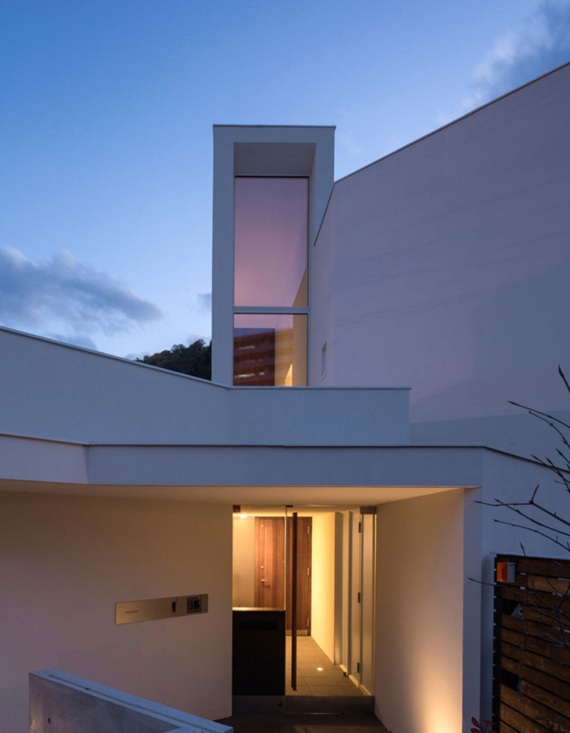akasaka-shinichiro-atelier-n-residence-double-angle-house-japan-designboom-02