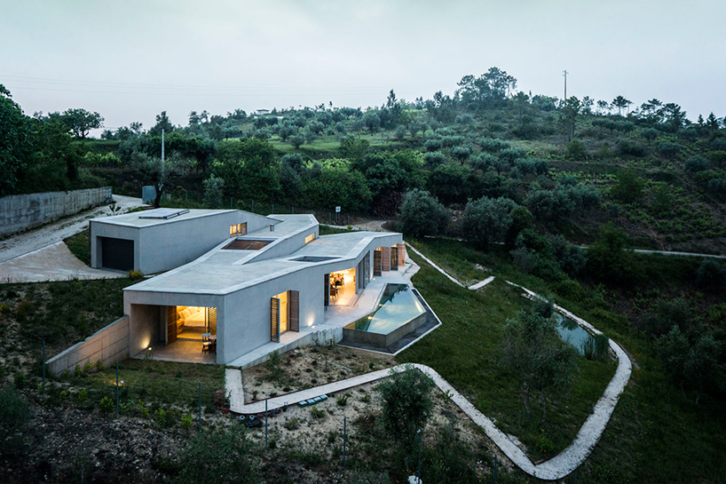 camarim arquitectos embeds casa na gateira into the portuguese landscape
