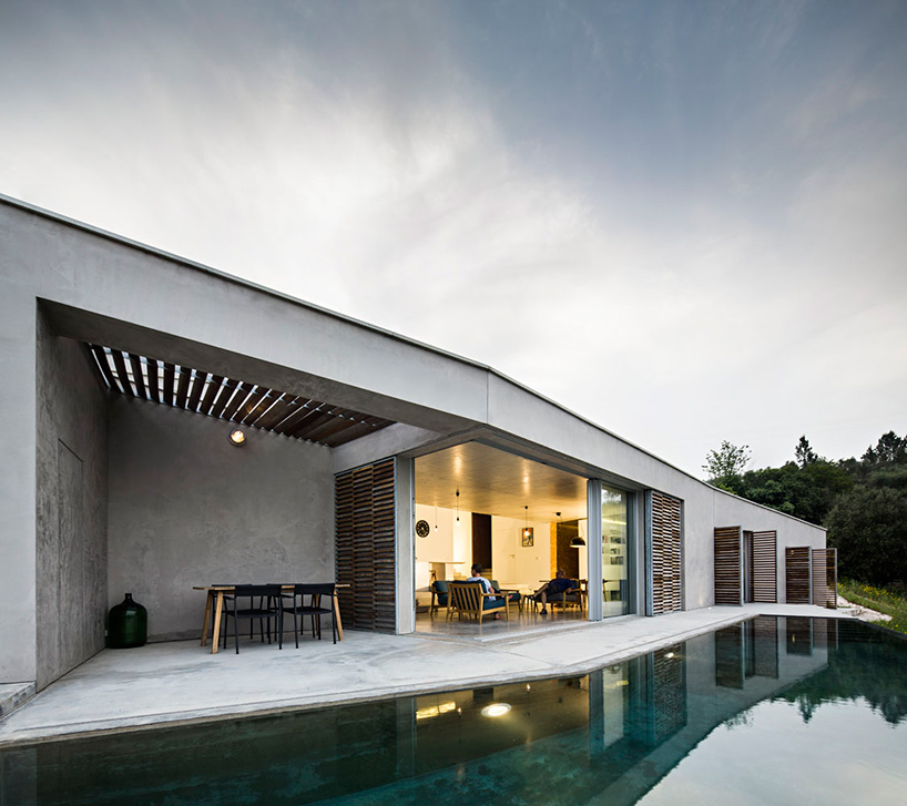 camarim-arquitectos-casa-na-gateira-house-penela-portugal-designboom-02