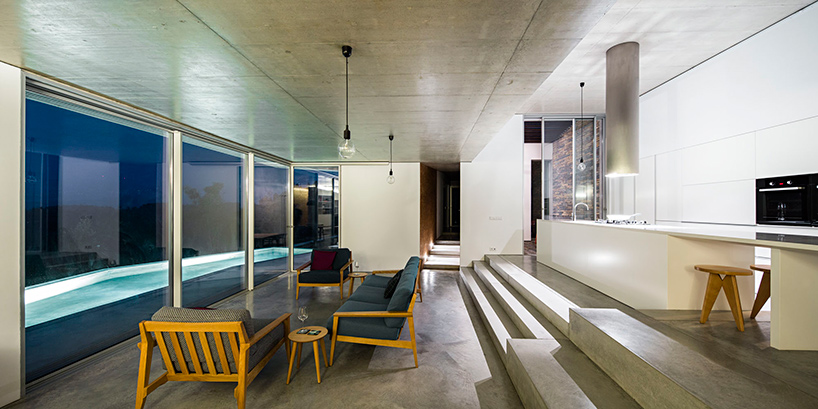 camarim-arquitectos-casa-na-gateira-house-penela-portugal-designboom-02
