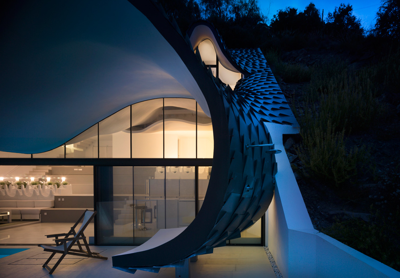 gilbartolome-architects-house-on-the-cliff-granada-designboom-02