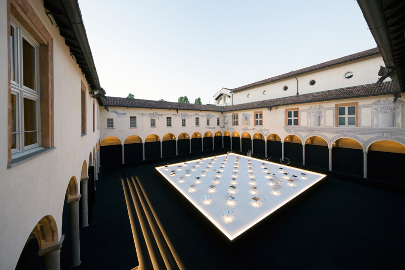 nendo 50 manga chairs milan designboom 07