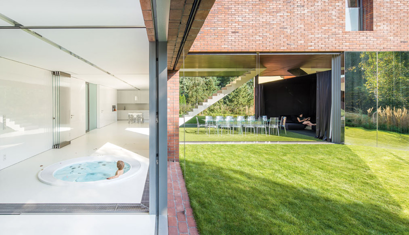 KWK-promes-living-garden-house-in-katowice-poland-designboom-02