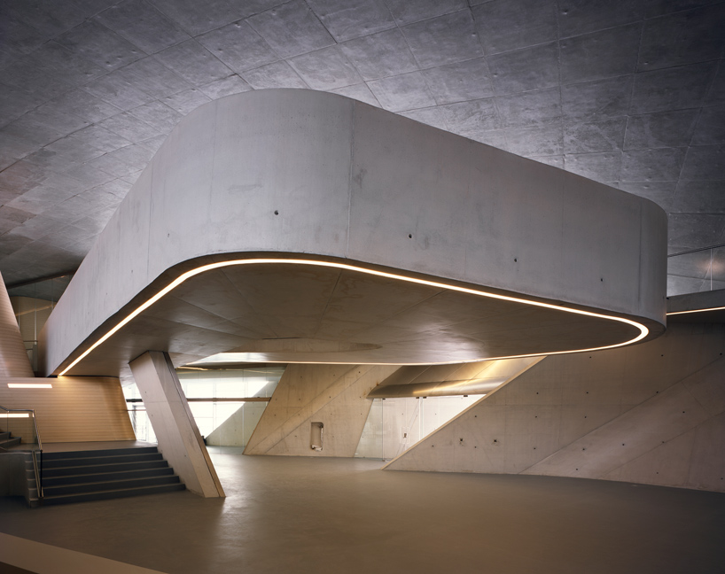 zaha-hadid-architects-salerno-maritime-terminal-designboom-02