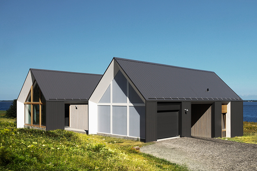 YH2-yiacouvakis-hamelin-architectes-les-jumelles-the-twins-house-caraquet-canada-designboom-09