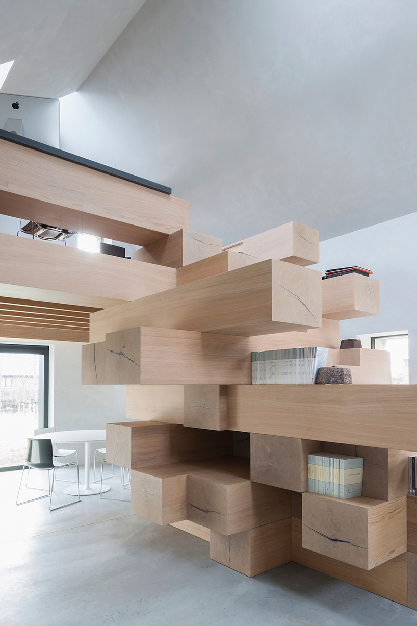 studio-farris-architects-stable-in-west-flanders-barn-conversion-belgium-designboom-02