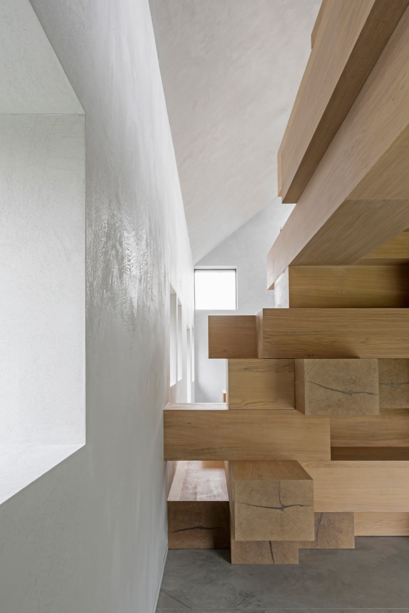 studio-farris-architects-stable-in-west-flanders-barn-conversion-belgium-designboom-02